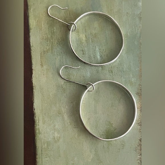 Silpada .925 Sterling Silver Etched Hoop Earrings - Picture 4 of 9